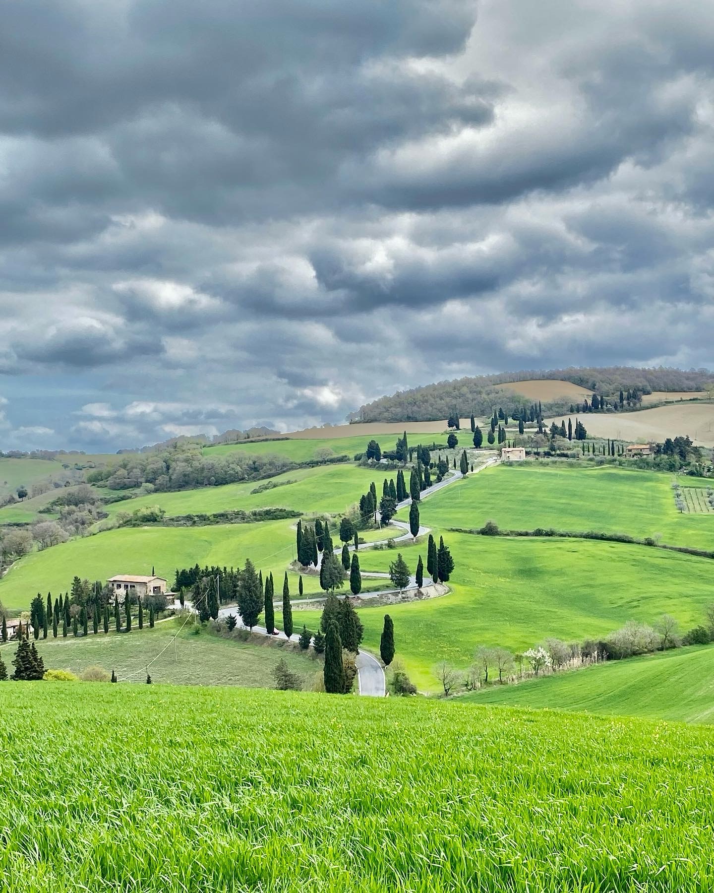 The Ultimate Val d’Orcia Travel Guide: A Week of Slow Travel in Tuscany (Bonus: Maps Route & Pins To Download)